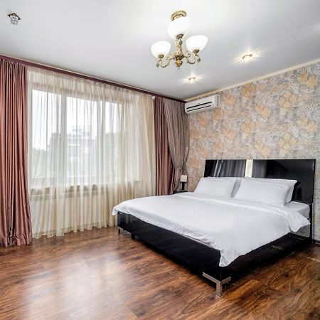 Lux Apartment Gorkiy Park Charkiv Exteriör bild