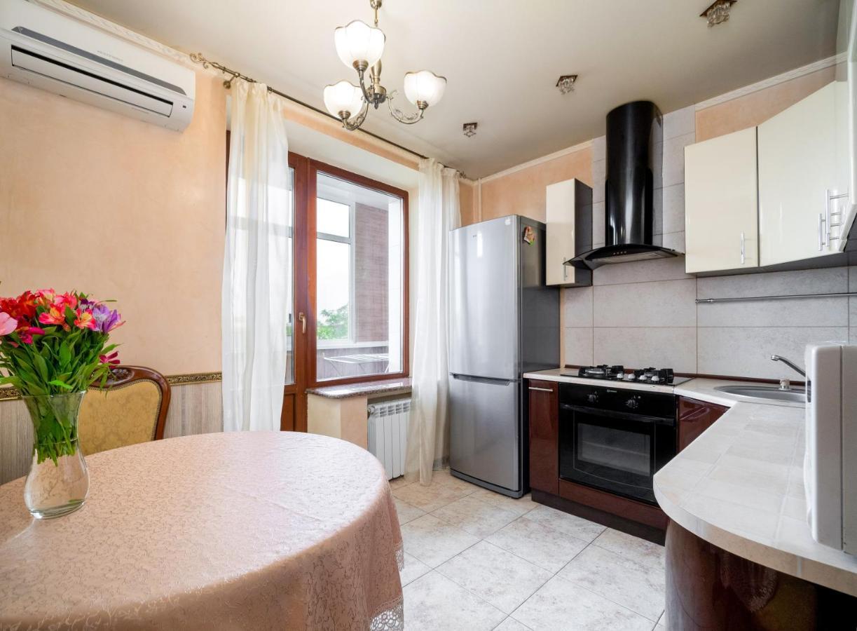 Lux Apartment Gorkiy Park Charkiv Exteriör bild